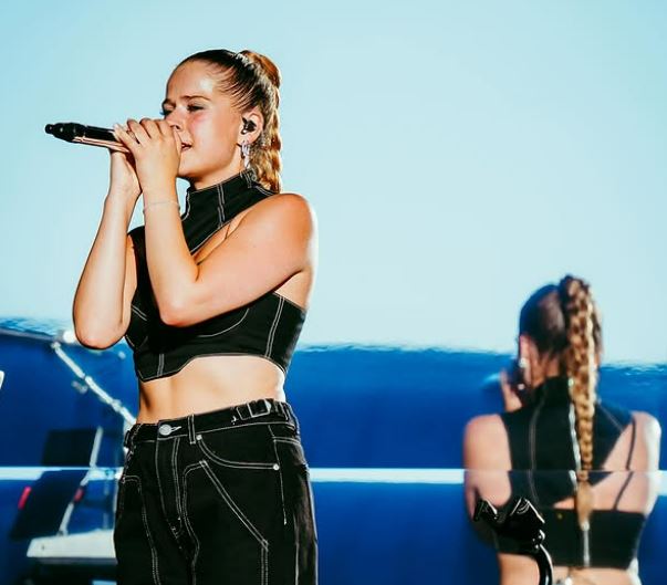 De vriend van muziek- en televisietalent Laura Tesoro